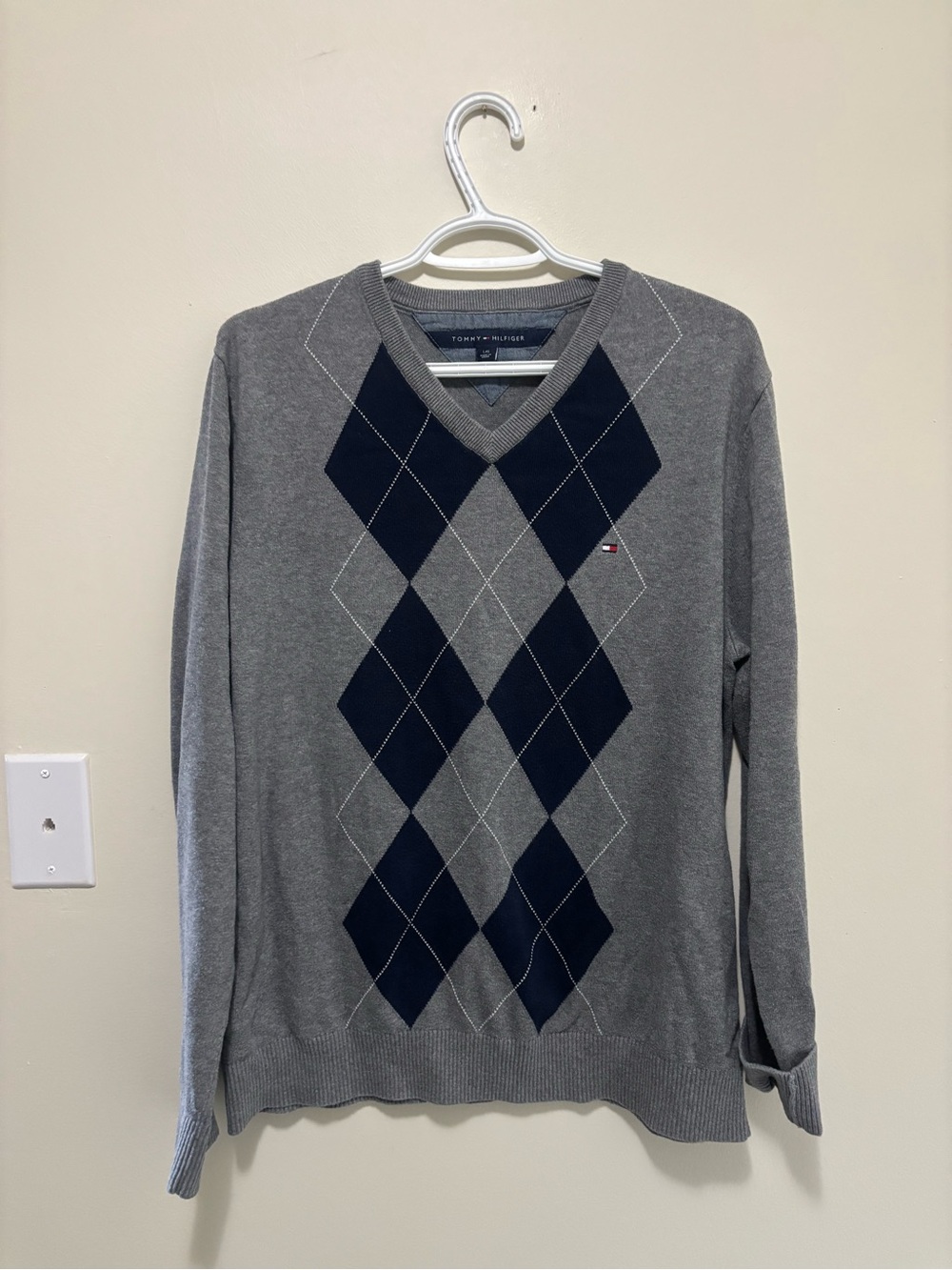 Tommy Hilfiger Gray Navy Blue Argyle V-Neck Long Sleeve Sweater Size L/G